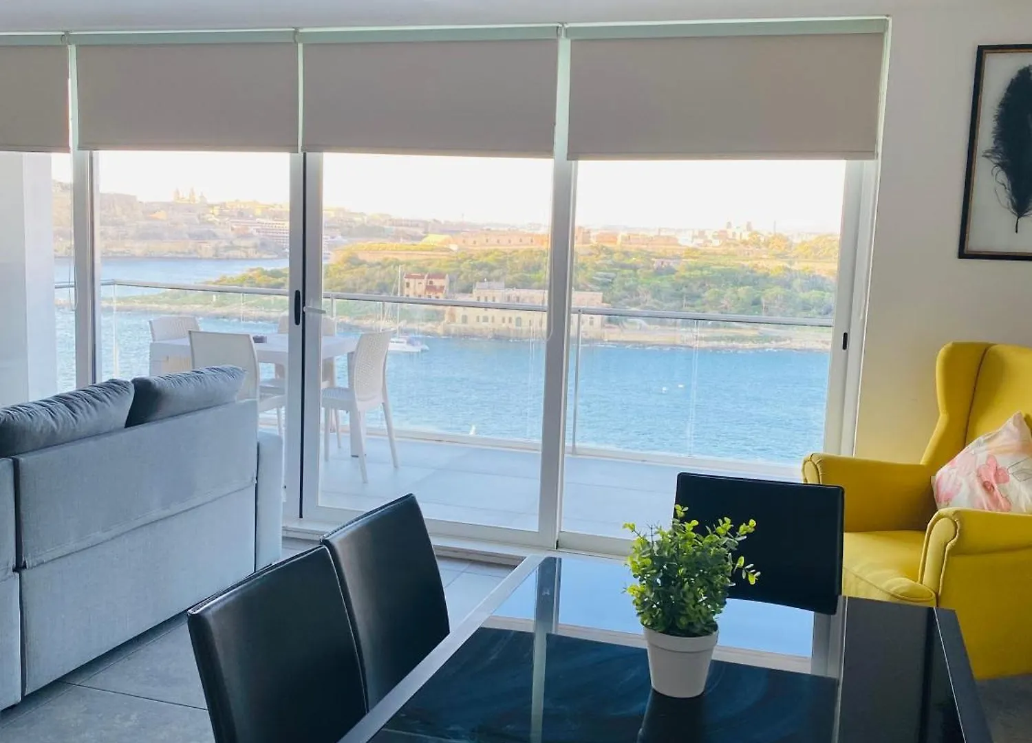 Sliema Seaview & Seafront- Apt 9, 49 Tigne Point Mansions Malta